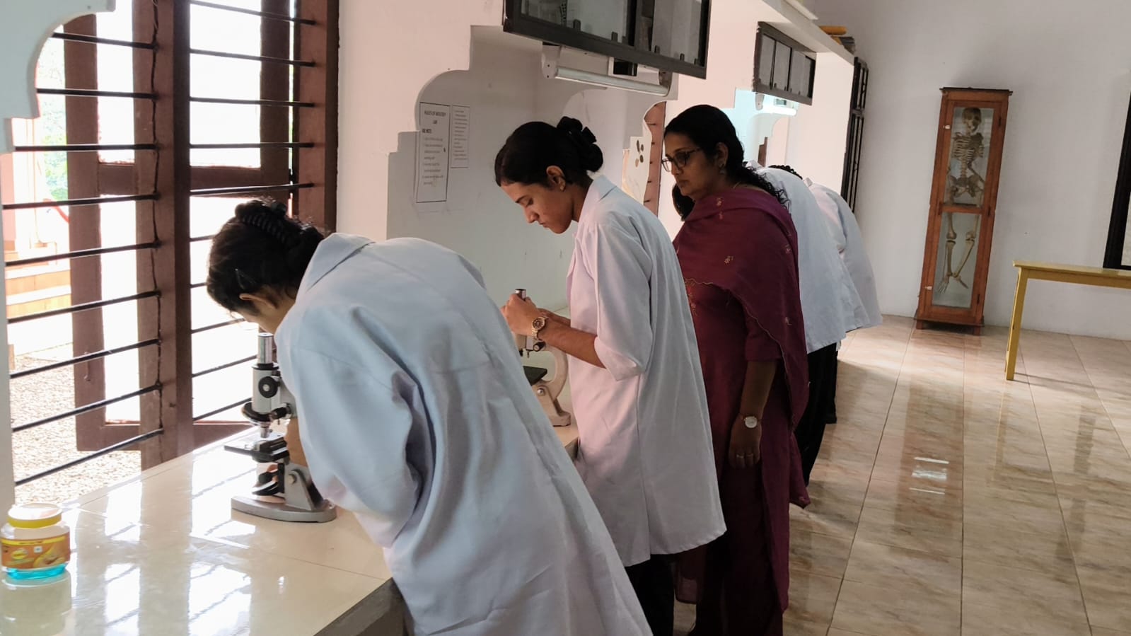 BIOLOGY LAB